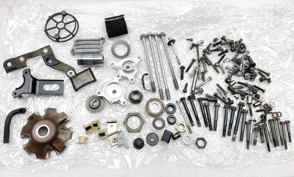 SUZUKI AN 400 WVAU BURGMAN Schrauben Kleinteile Muttern für Motor Zylinder K1 K2