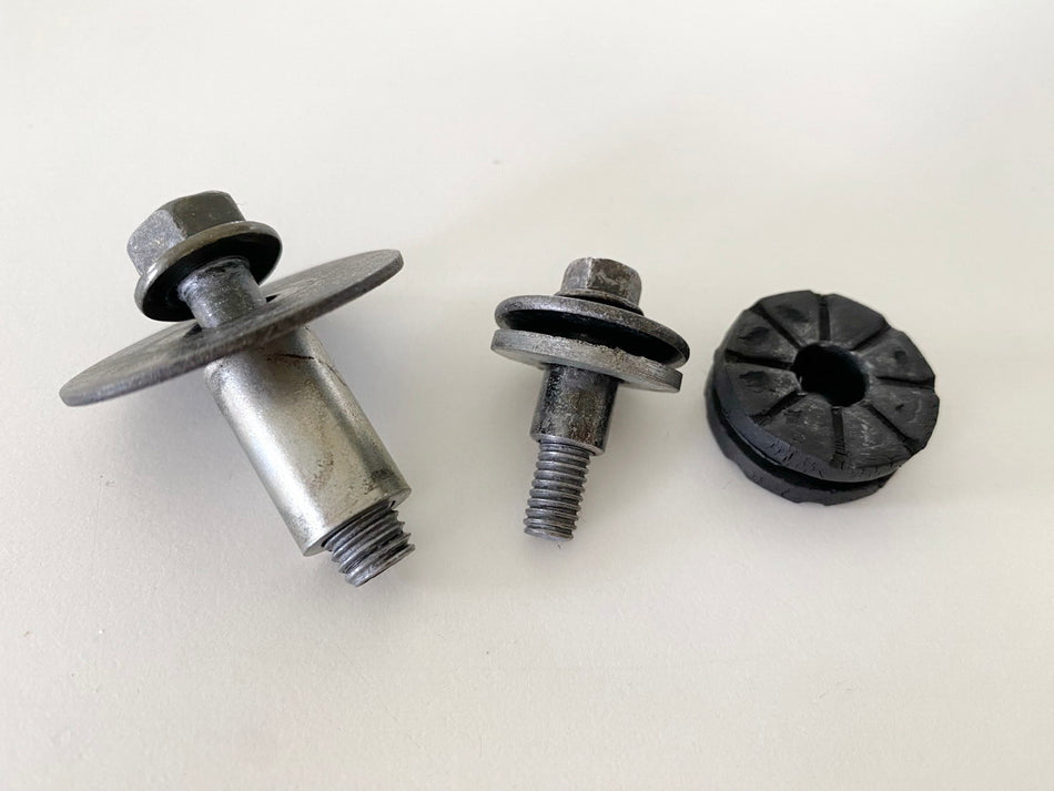 HONDA VT 1100 SC18 Shadow Soportes de goma del depósito Amortiguador Tope Soporte Apoyo Tornillo