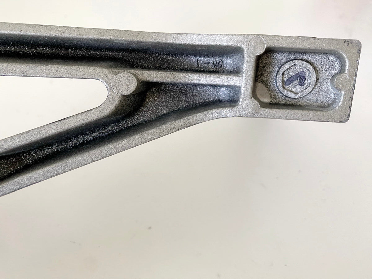 KAWASAKI ZX-6R ZX600G Footrest Assembly Passenger Left 1 Bracket Footrest 98-99