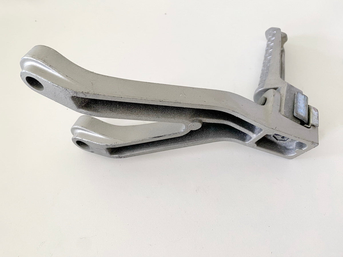 KAWASAKI ZX-6R ZX600G Footrest Assembly Passenger Left 1 Bracket Footrest 98-99