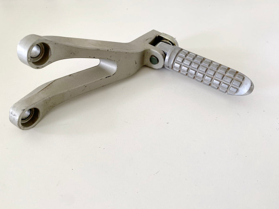KAWASAKI ZX-6R ZX600G Fußrastenanlage Sozius links 2 Halter Fußraste 98-99