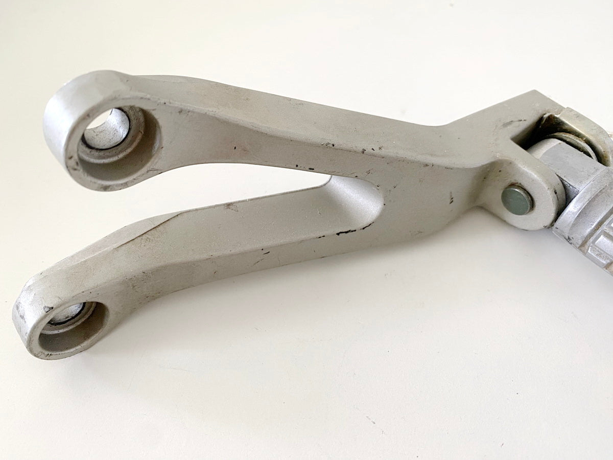 KAWASAKI ZX-6R ZX600G Footrest System Passenger left 2 Holders Footrest 98-99