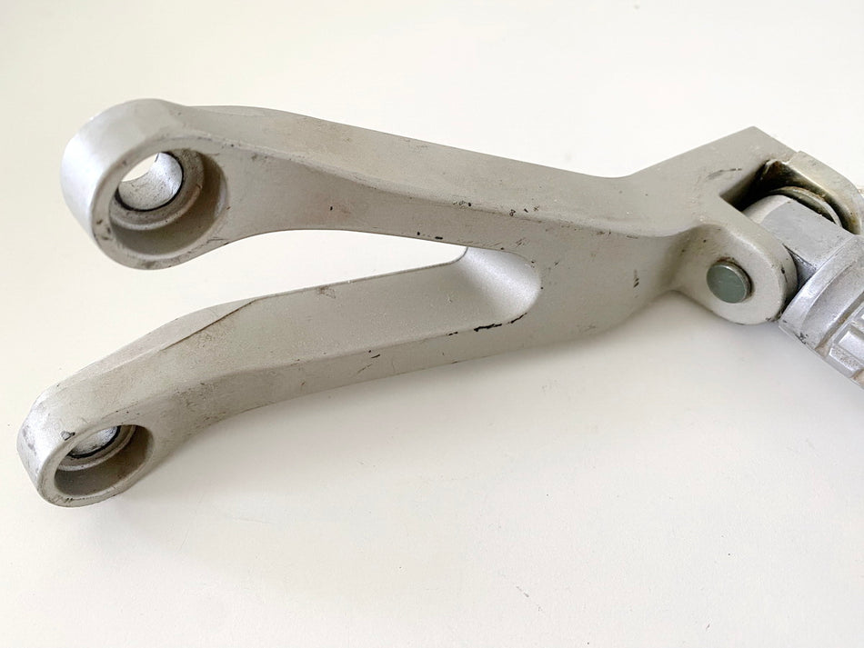 KAWASAKI ZX-6R ZX600G Fußrastenanlage Sozius links 2 Halter Fußraste 98-99