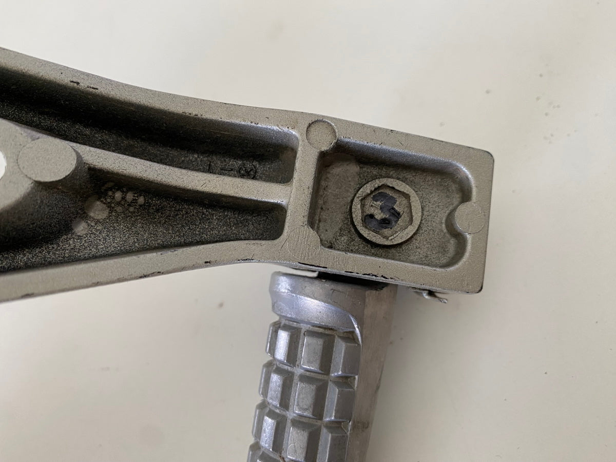 KAWASAKI ZX-6R ZX600G Pillion Footrest Left 3 Mount Footpeg 98-99