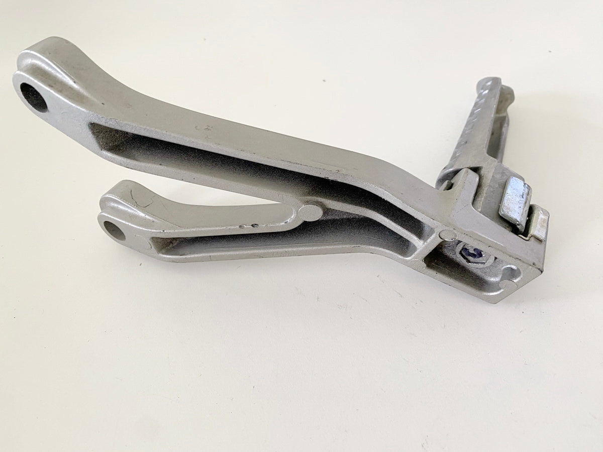 KAWASAKI ZX-6R ZX600G Pillion Footrest Left 3 Mount Footpeg 98-99