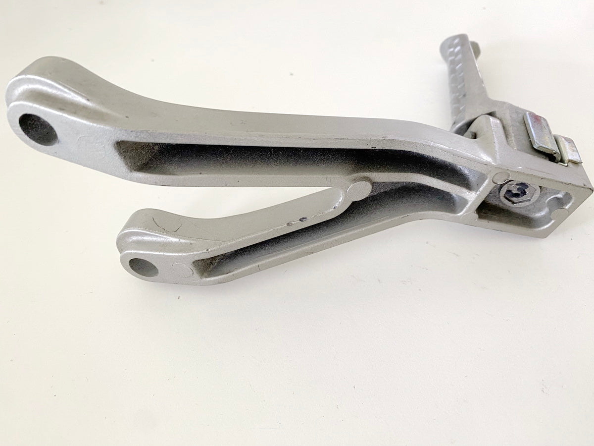 KAWASAKI ZX-6R ZX600G Pillion Footrest Left 3 Mount Footpeg 98-99