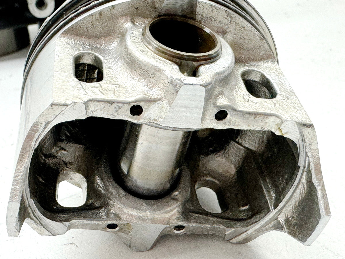 KAWASAKI EL 250 B Eliminator Cylinder Piston Cylinder Bank (for Engine)