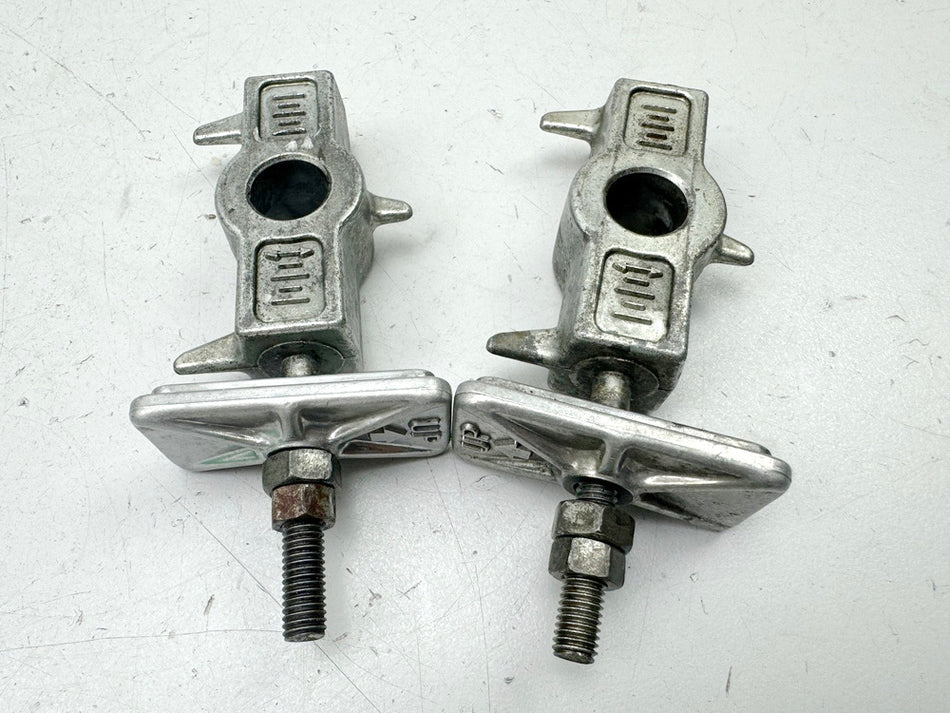 HONDA NX 650 RD08 DOMINATOR Tensor de cadena izquierdo derecho para brazo oscilante casquillo placa