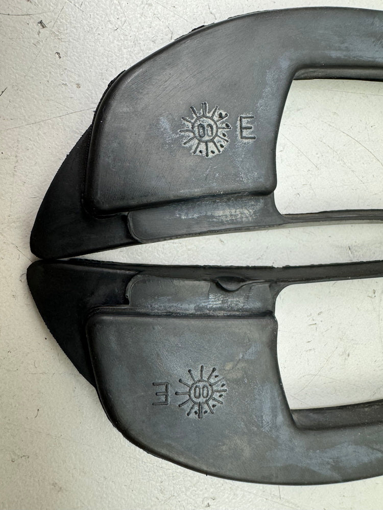 BMW C1 125 200 ABS Abdeckung Sicherheitsgurt Durchführung Endbeschlag Gummi