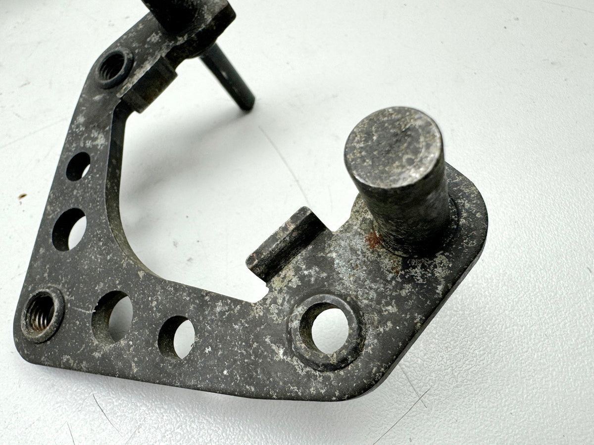 KAWASAKI EL 250 B Eliminator Placa de anclaje de la pinza de freno delantera Soporte de la pinza de freno