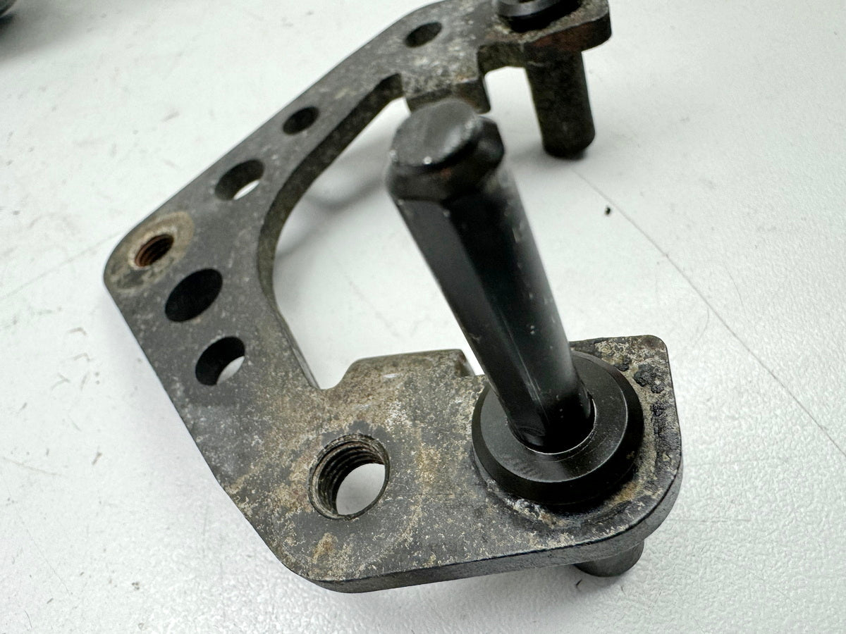 KAWASAKI EL 250 B Eliminator Placa de anclaje de la pinza de freno delantera Soporte de la pinza de freno
