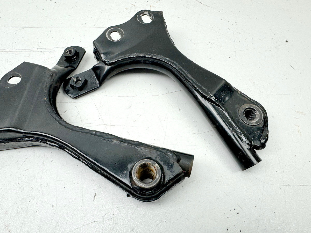 KAWASAKI EL 250 B Eliminator Halterung Motor Achse Schrauben Motorhalter