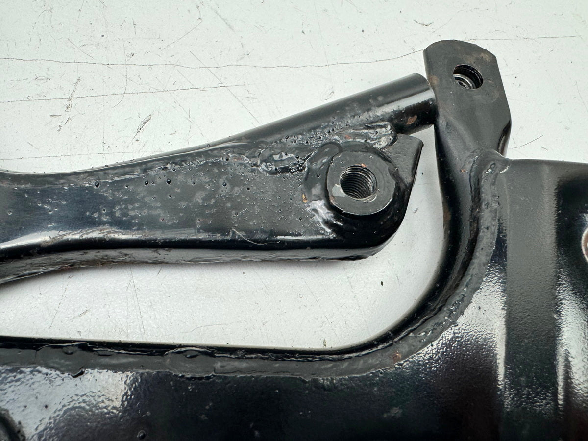 KAWASAKI EL 250 B Eliminator Halterung Motor Achse Schrauben Motorhalter