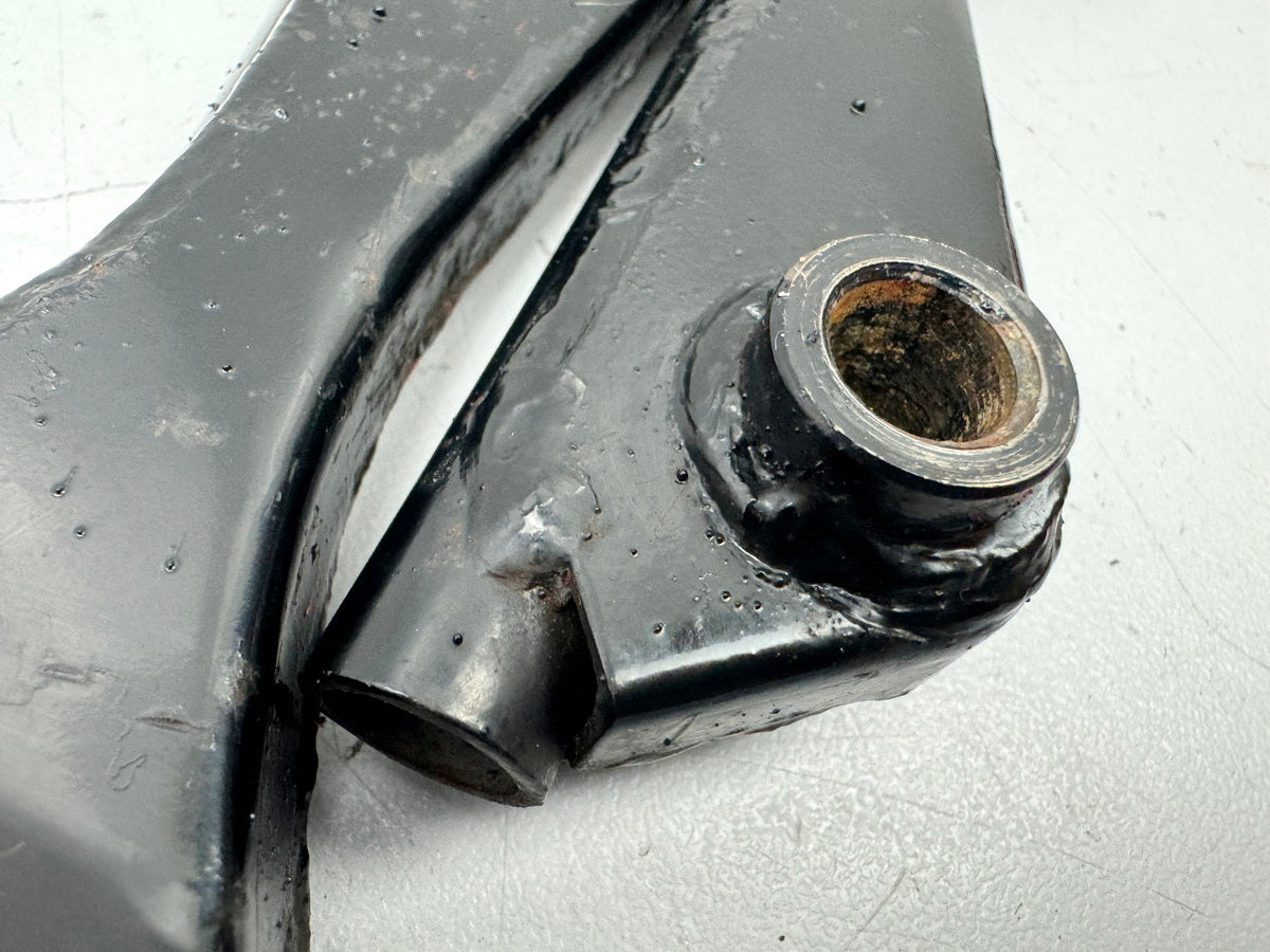 KAWASAKI EL 250 B Eliminator Halterung Motor Achse Schrauben Motorhalter