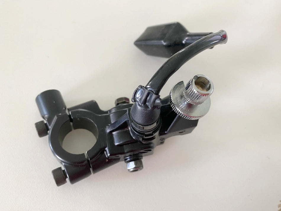 TRIUMPH SPEED TRIPLE 955 i 595 N Kupplungsarmatur Halter Kupplungshebel 2046583