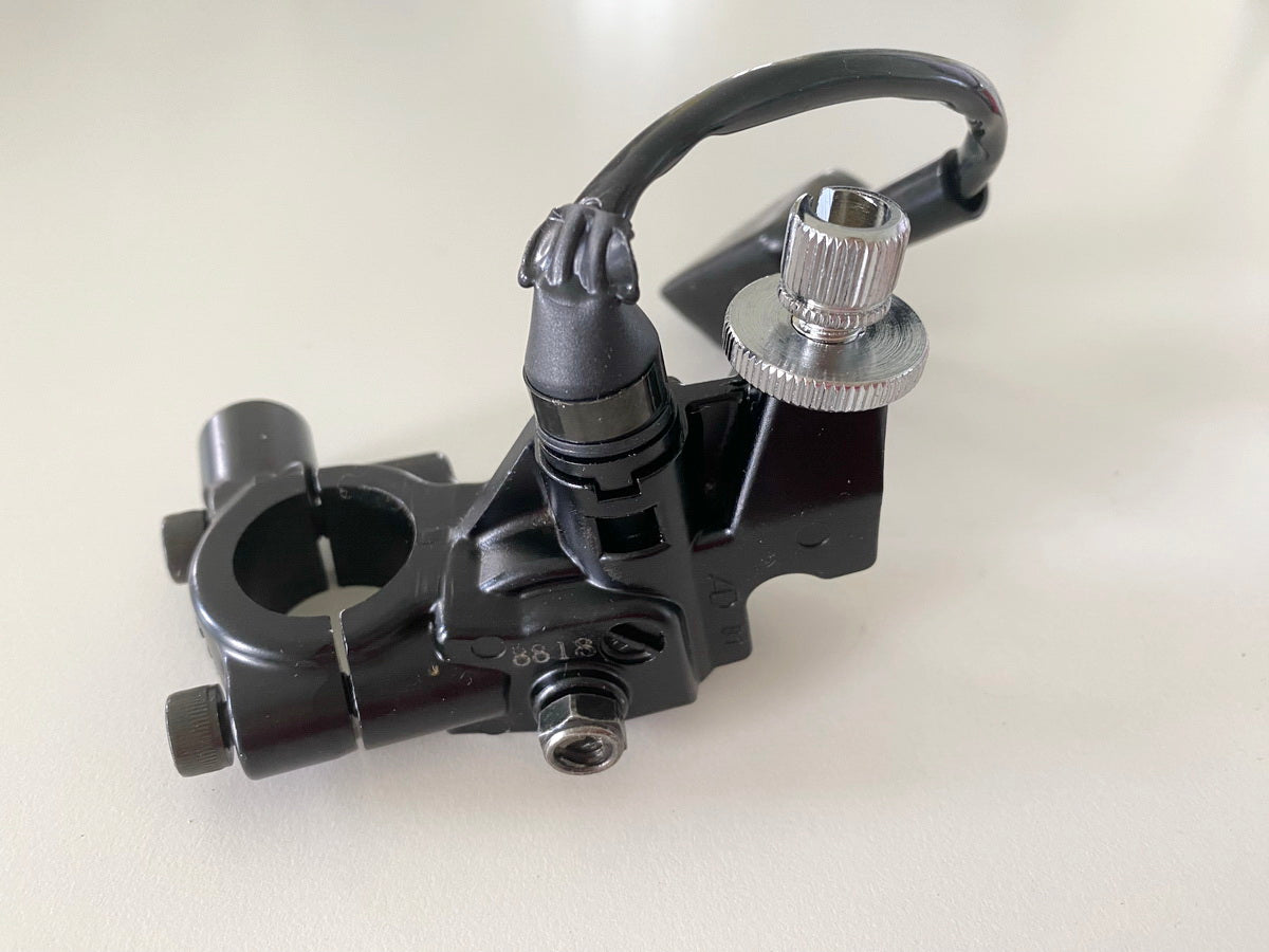 TRIUMPH SPEED TRIPLE 955 i 595 N Kupplungsarmatur Halter Kupplungshebel 2046583