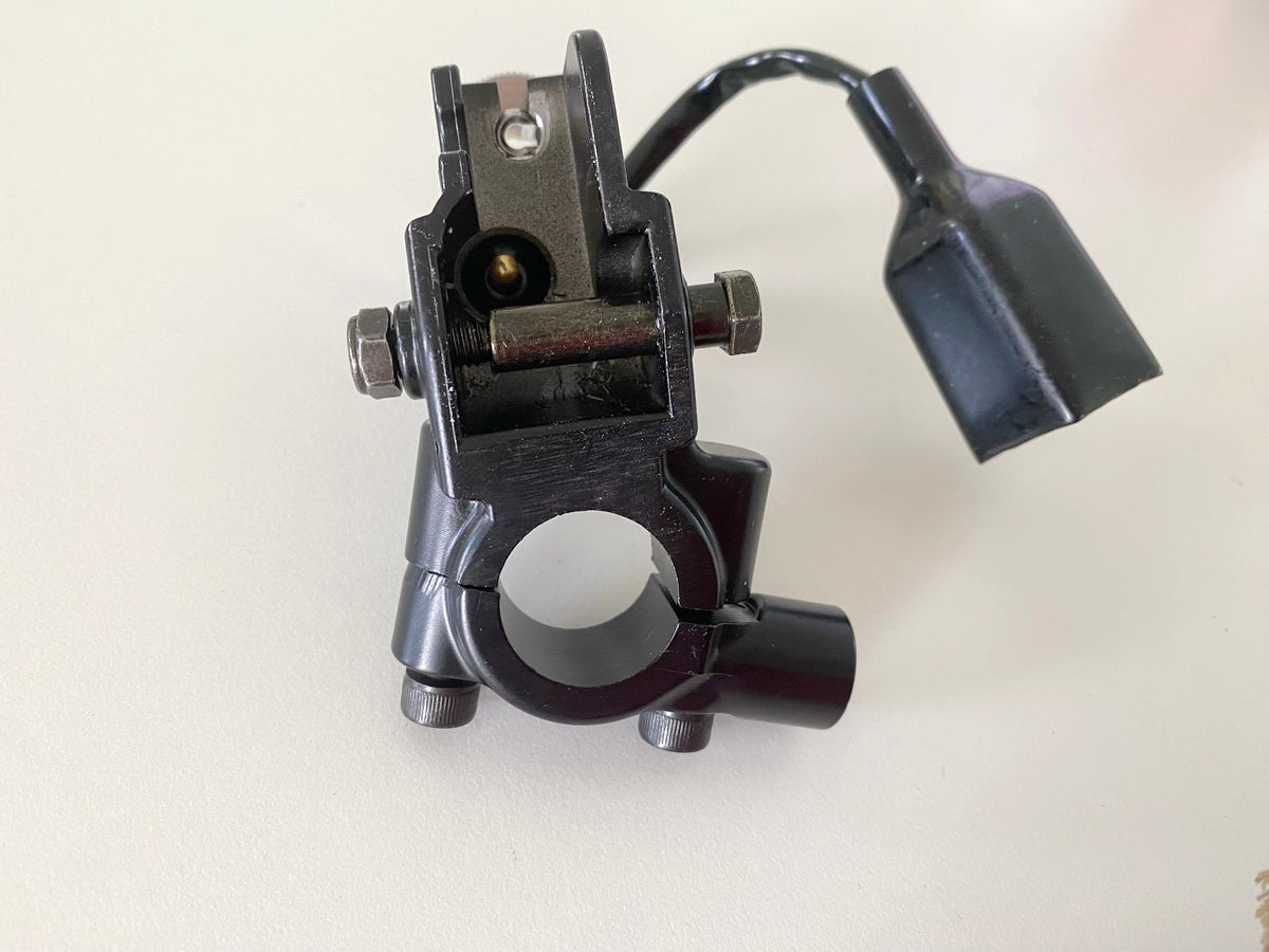 TRIUMPH SPEED TRIPLE 955 i 595 N Kupplungsarmatur Halter Kupplungshebel 2046583