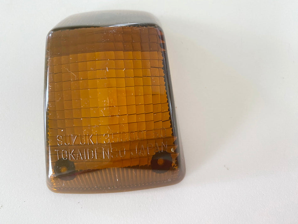 SUZUKI GSX-R 1100 Blinkerglas Blinkerschale Glas Abdeckung Blinker original NEU