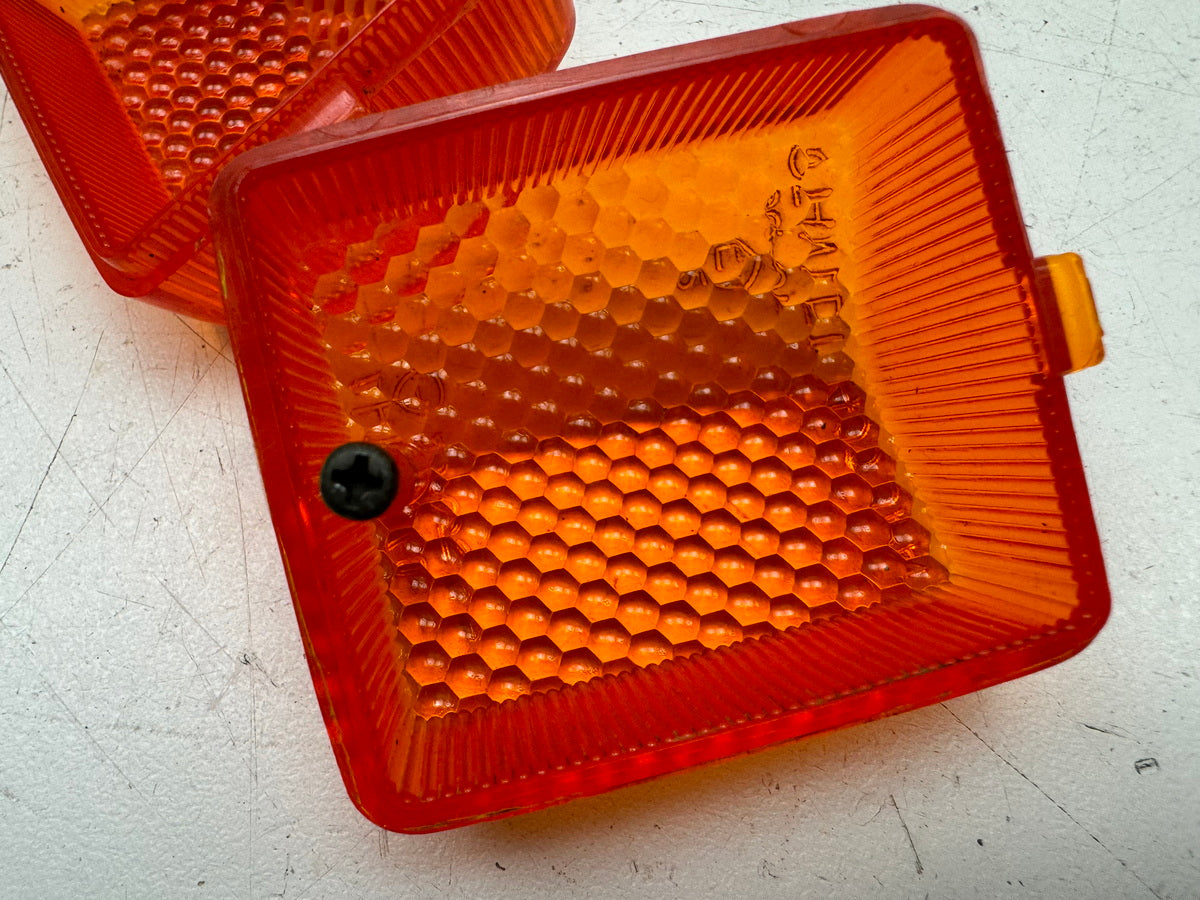 HONDA NX 650 RD08 DOMINATOR Blinkerglas original für Blinker hinten 2 Stück