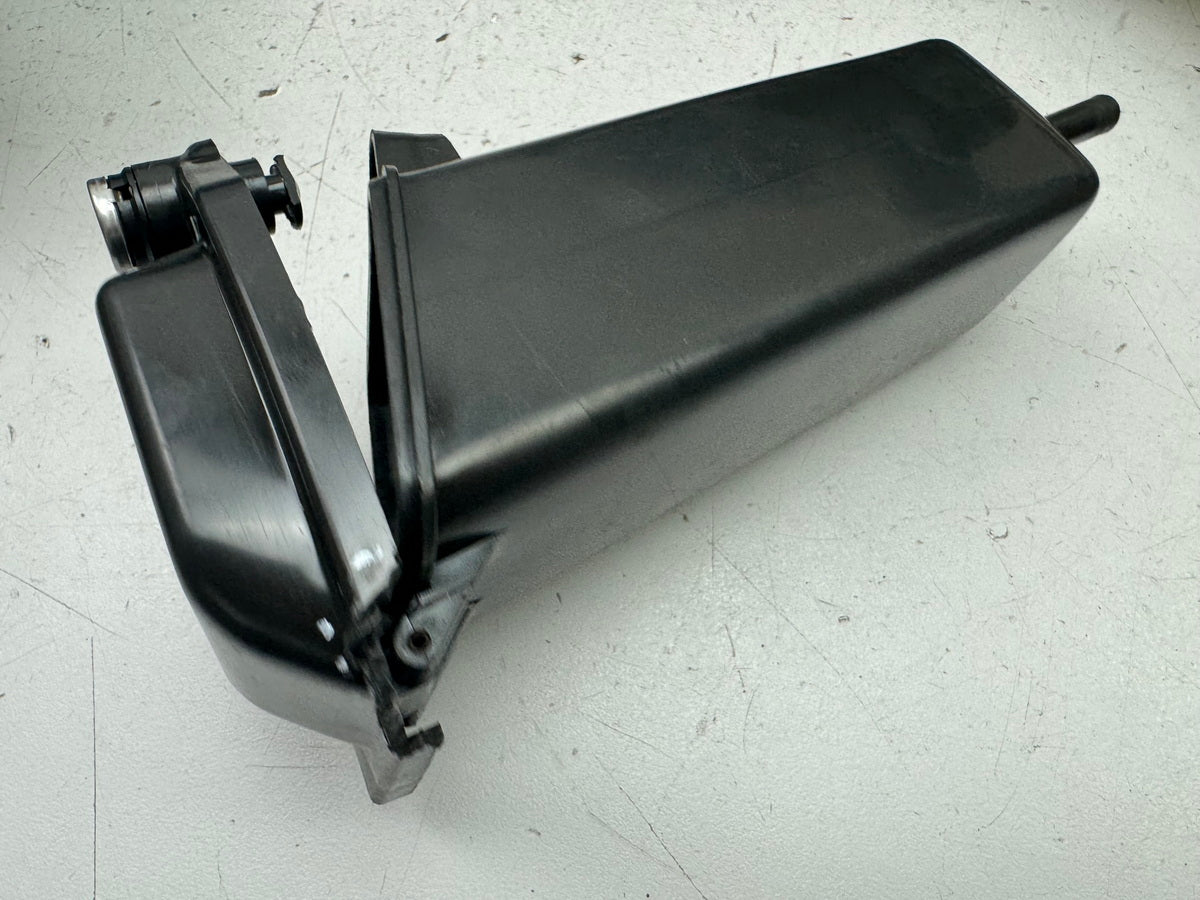 HONDA NX 650 RD08 DOMINATOR Werkzeugkasten Werkzeugbox Staubox Fach Deckel