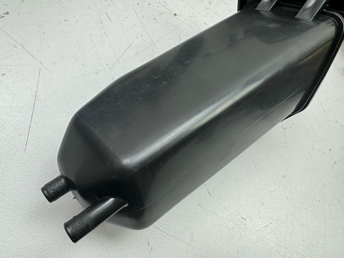 HONDA NX 650 RD08 DOMINATOR Werkzeugkasten Werkzeugbox Staubox Fach Deckel