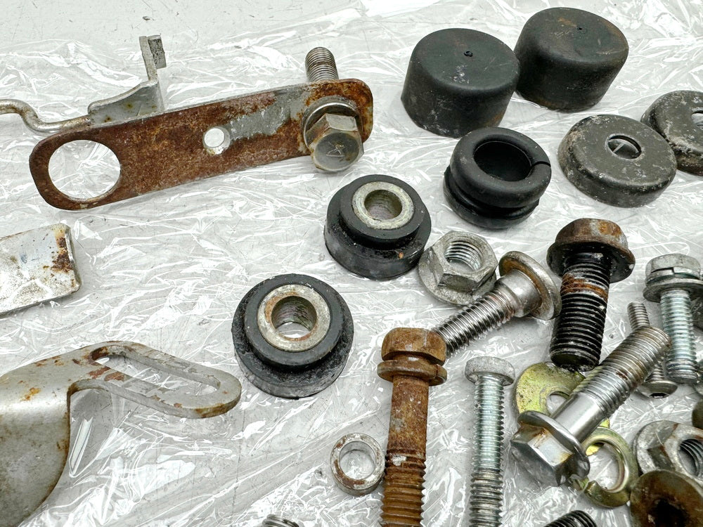 KAWASAKI EL 250 B Eliminator  Screws Nuts Brackets Small Parts (for frame)