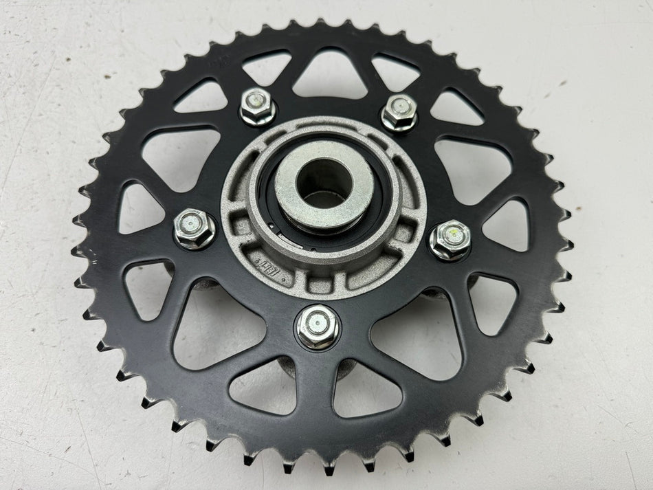 DUCATI Scrambler 800 Classic K100 AA Kettenradträger Aufnahme Kettenrad 3784 km