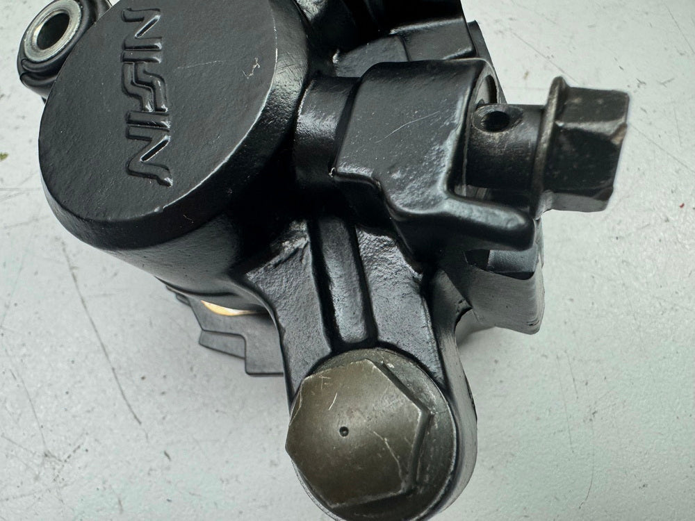 HONDA NX 650 RD08 DOMINATOR Bremssattel hinten Nissin Bremszange Bremskolben