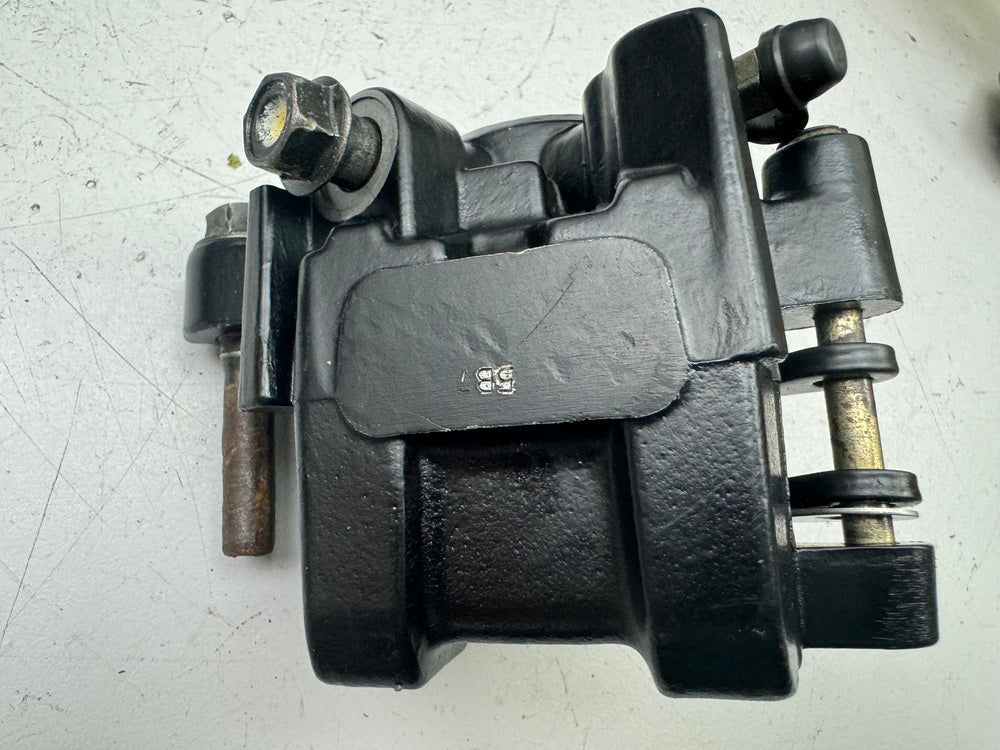 HONDA NX 650 RD08 DOMINATOR Bremssattel hinten Nissin Bremszange Bremskolben