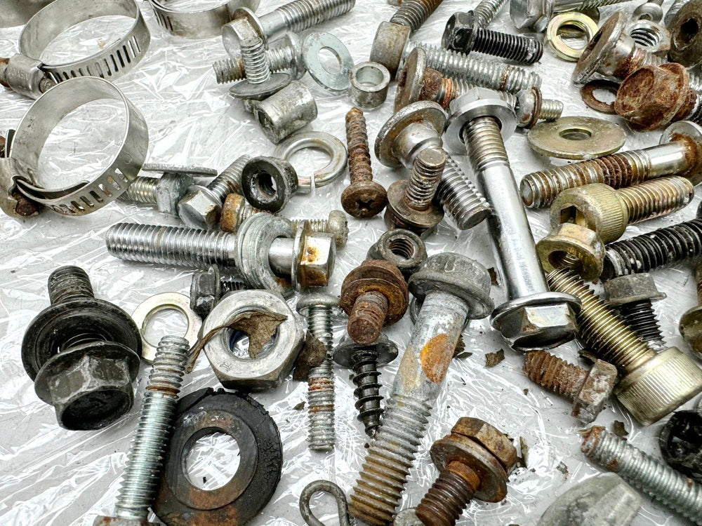 KAWASAKI EL 250 B Eliminator  Screws Nuts Brackets Small Parts (for frame)