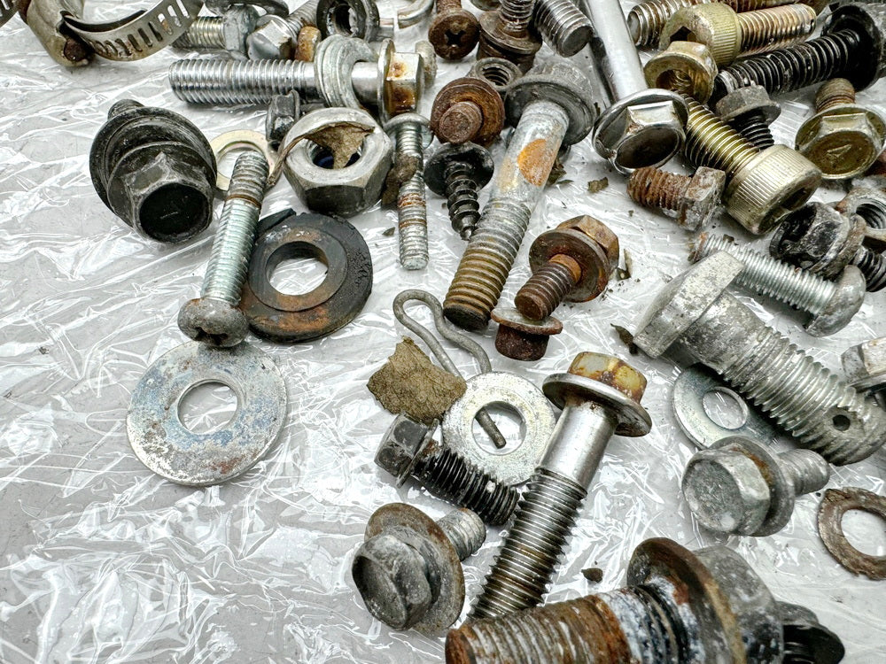 KAWASAKI EL 250 B Eliminator  Screws Nuts Brackets Small Parts (for frame)