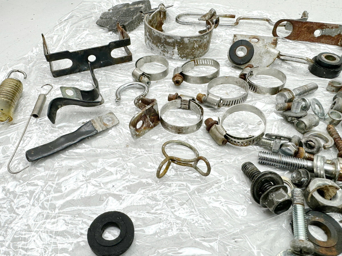 KAWASAKI EL 250 B Eliminator  Screws Nuts Brackets Small Parts (for frame)