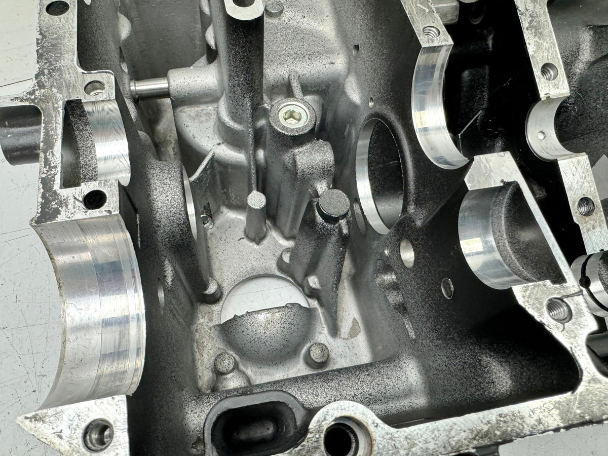 KAWASAKI EL 250 B Eliminator Engine Case Engine Block Crankcase