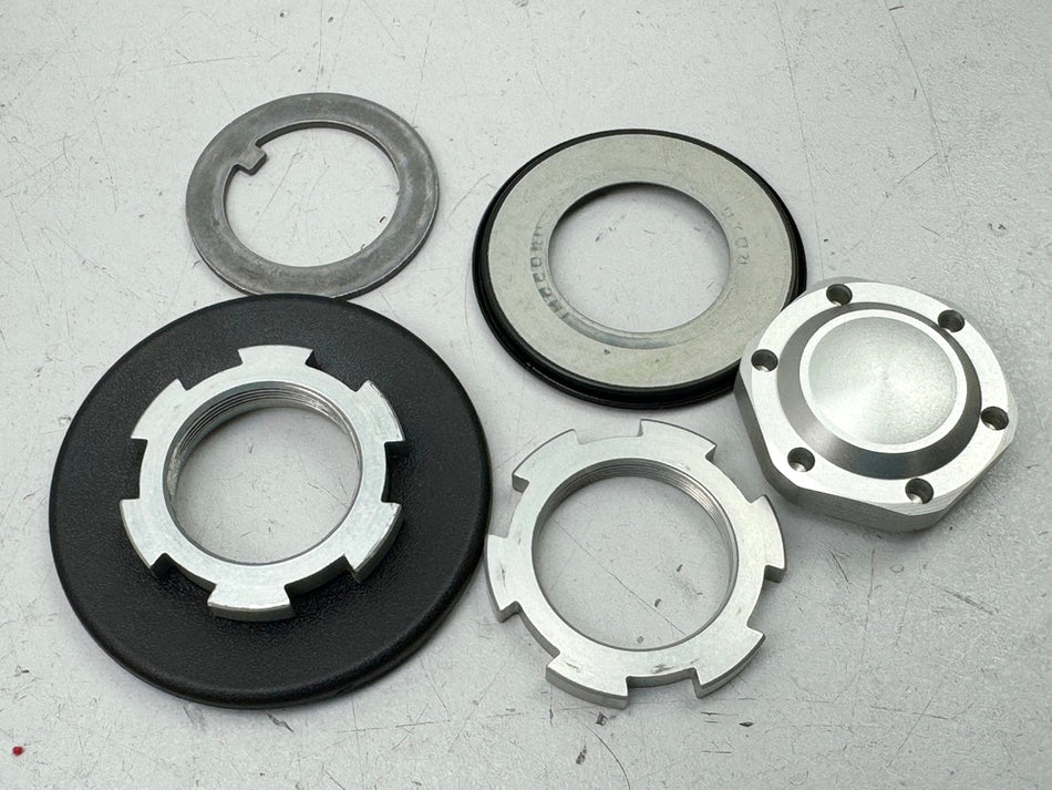 TRIUMPH SPEED TRIPLE 1050R ABS NN01 Mutter Lenkkopf Schraube Gabelbrücke