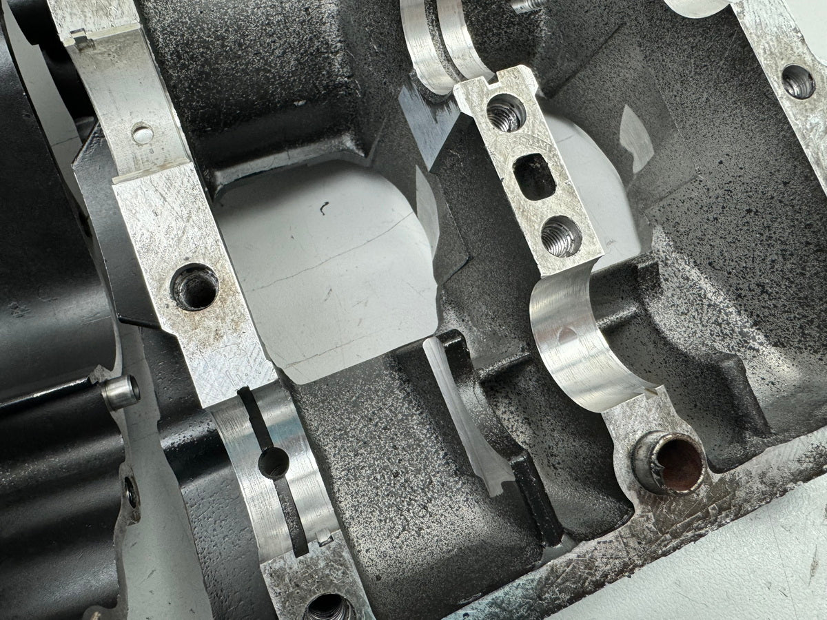 KAWASAKI EL 250 B Eliminator Engine Case Engine Block Crankcase