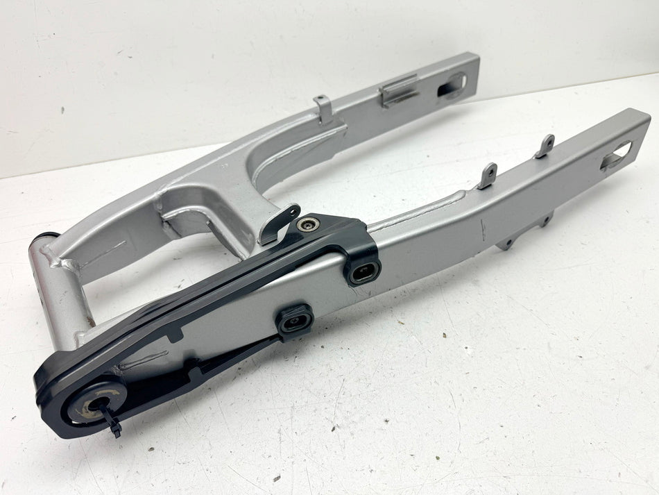 HONDA NX 650 RD08 DOMINATOR Basculante trasero para llanta