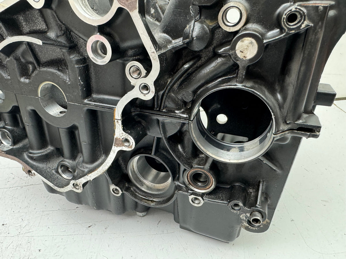 KAWASAKI EL 250 B Eliminator Engine Case Engine Block Crankcase