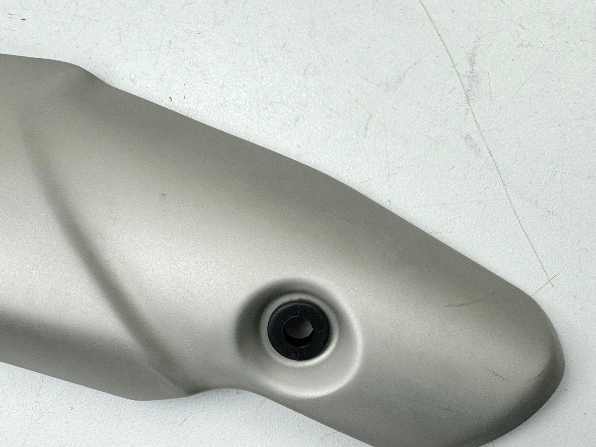 TRIUMPH SPEED TRIPLE 1050 R ABS NN01 Heat Shield Manifold Cover Trim