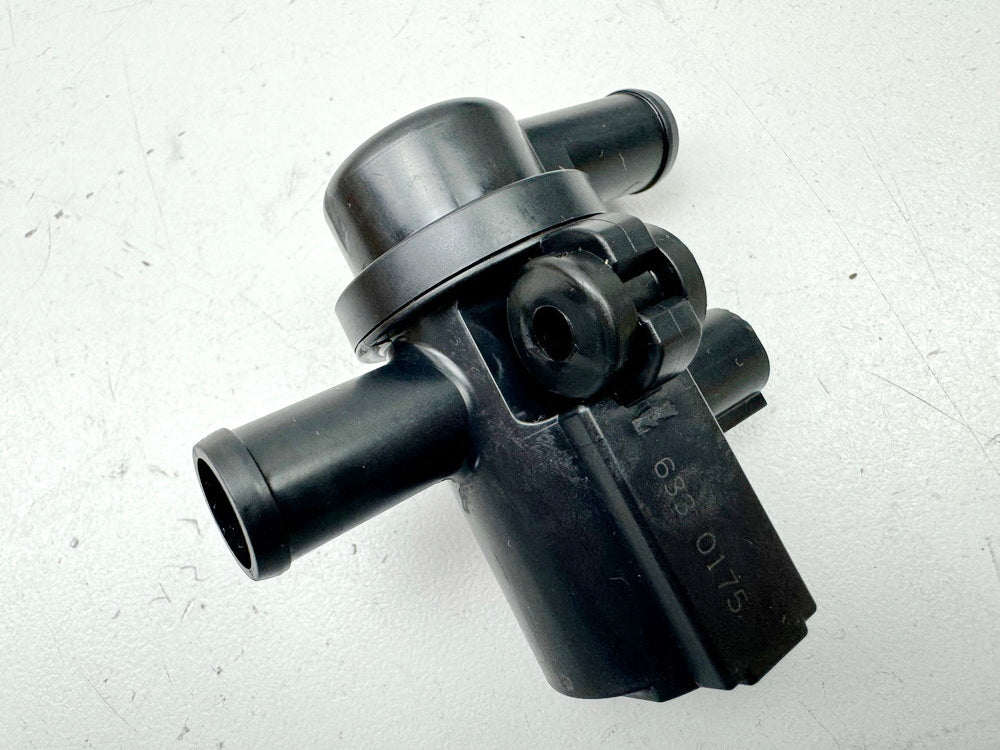 TRIUMPH SPEED TRIPLE 1050 R ABS NN01 Válvula de aire secundario Válvula Solenoide SAI