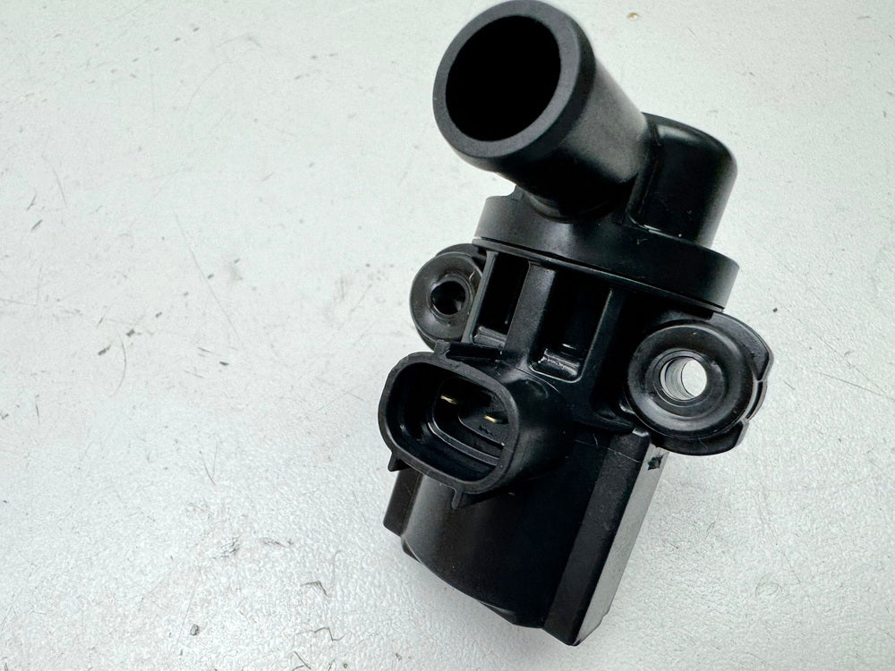 TRIUMPH SPEED TRIPLE 1050 R ABS NN01 Válvula de aire secundario Válvula Solenoide SAI
