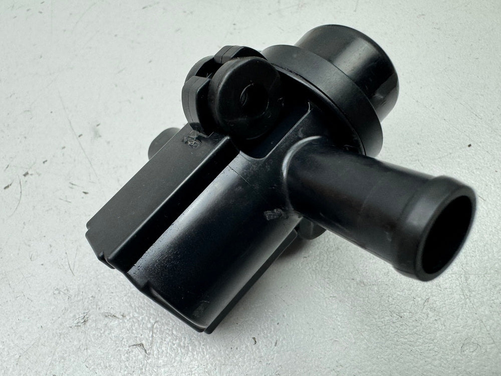 TRIUMPH SPEED TRIPLE 1050 R ABS NN01 Válvula de aire secundario Válvula Solenoide SAI