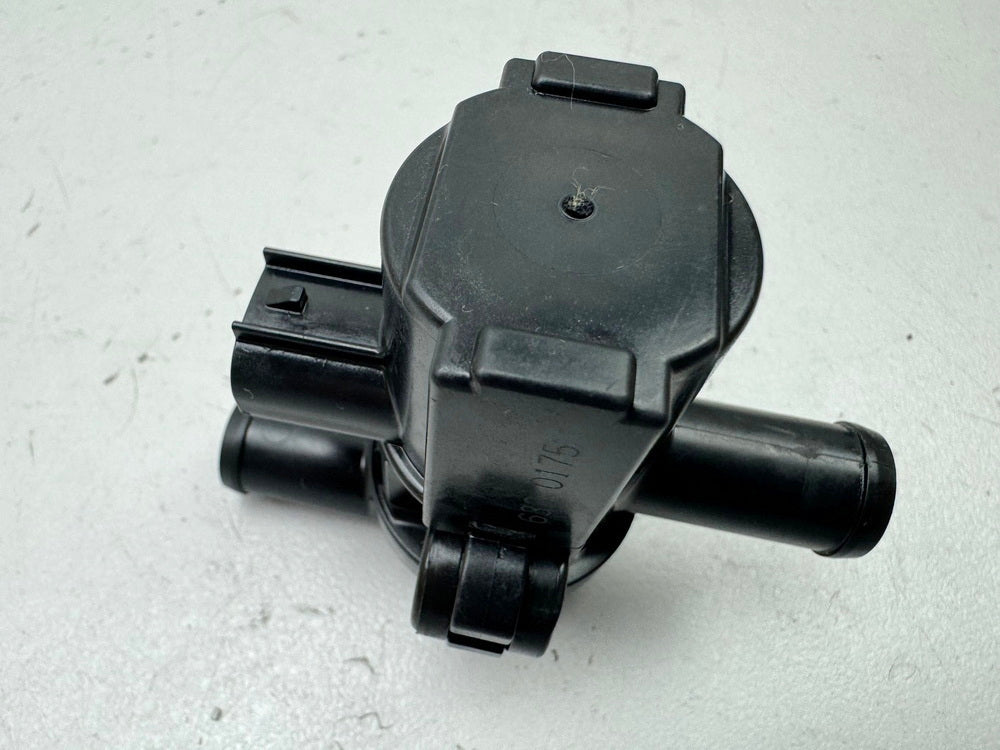 TRIUMPH SPEED TRIPLE 1050 R ABS NN01 Válvula de aire secundario Válvula Solenoide SAI