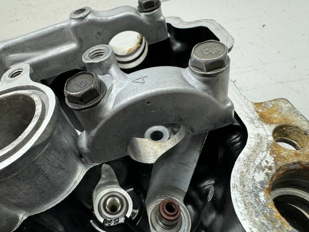 KAWASAKI EL 250 B Eliminator Zylinderkopf Ventile Kipphebel (für Motor)