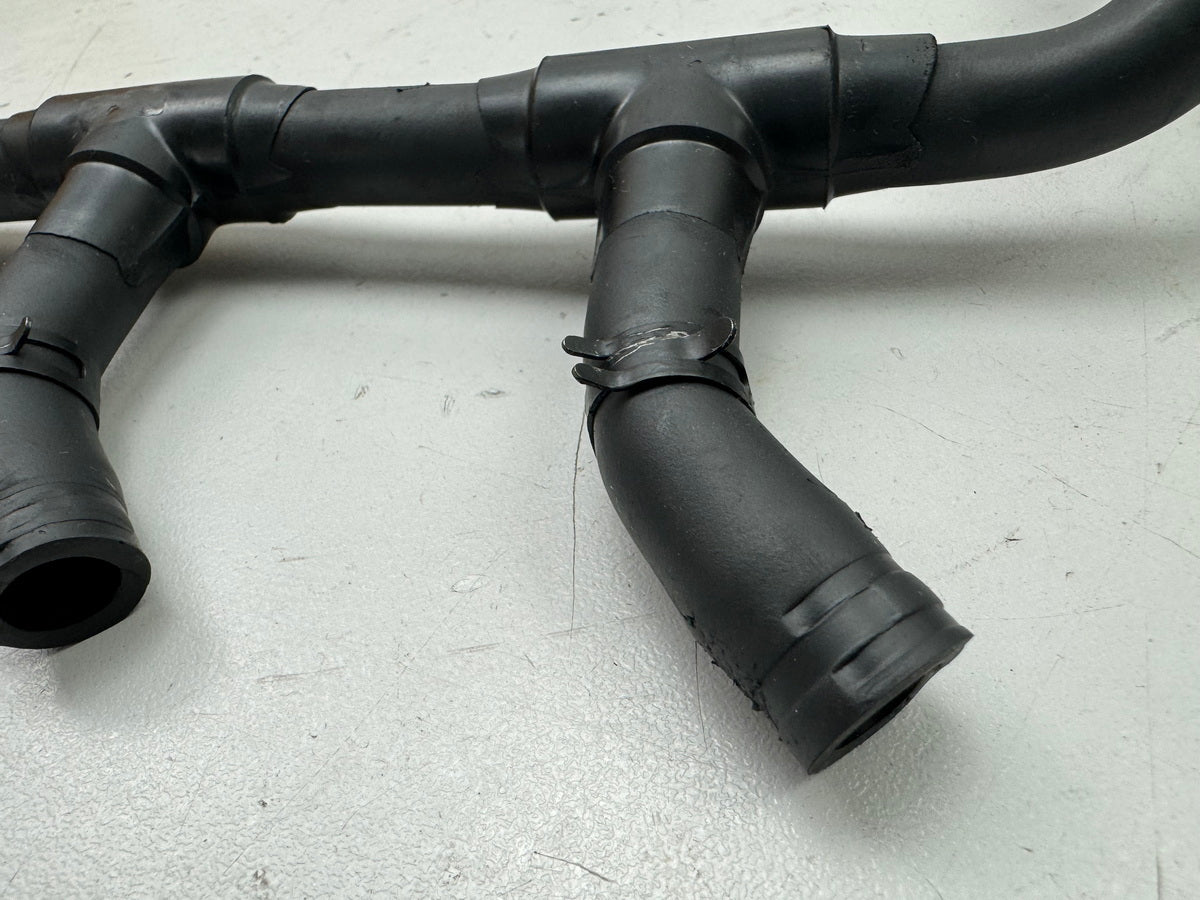 TRIUMPH SPEED TRIPLE 1050 R ABS NN01 Secondary Air Valve Hose SAI Hose