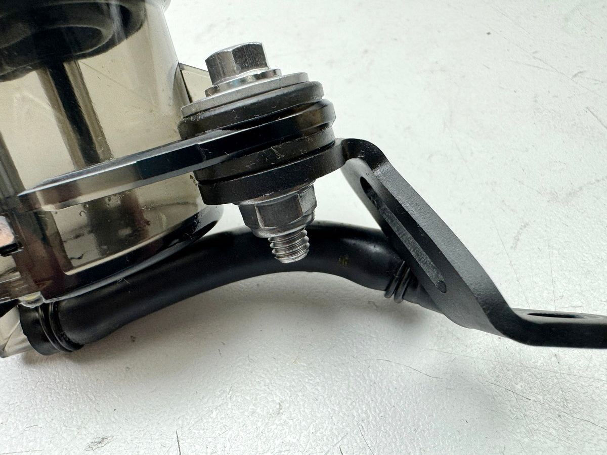 TRIUMPH SPEED TRIPLE 1050R ABS NN01 Bremsflüssigkeitsbehälter vorn original