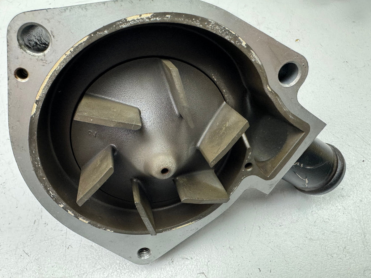 TRIUMPH SPEED TRIPLE 1050 R ABS NN01 Bomba de agua Tapa del motor Turbina para motor
