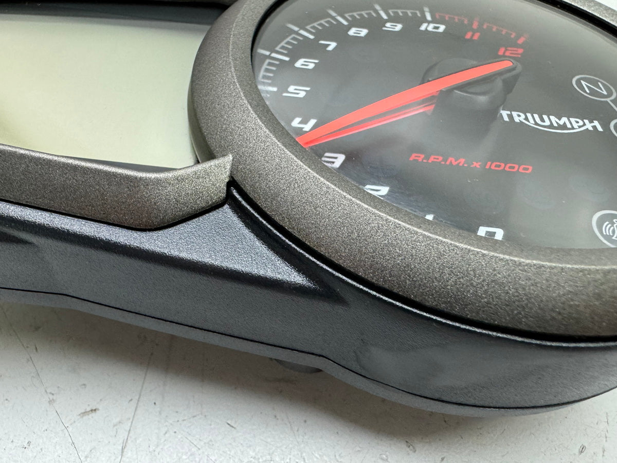 TRIUMPH SPEED TRIPLE 1050 R ABS NN01 Speedometer Instrument Cluster