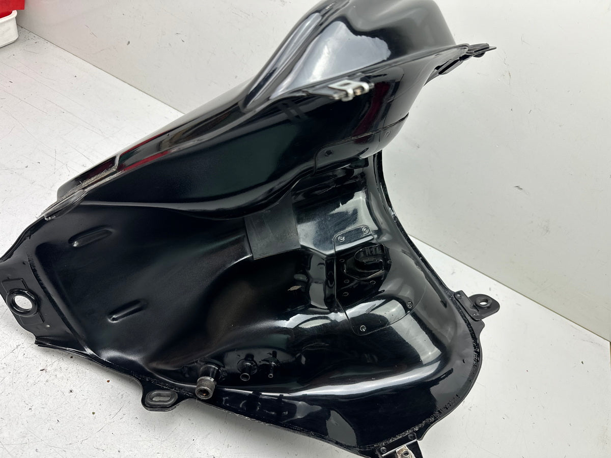 HONDA NX 650 RD08 DOMINATOR Tank Kraftstofftank Benzintank Fuel schwarz