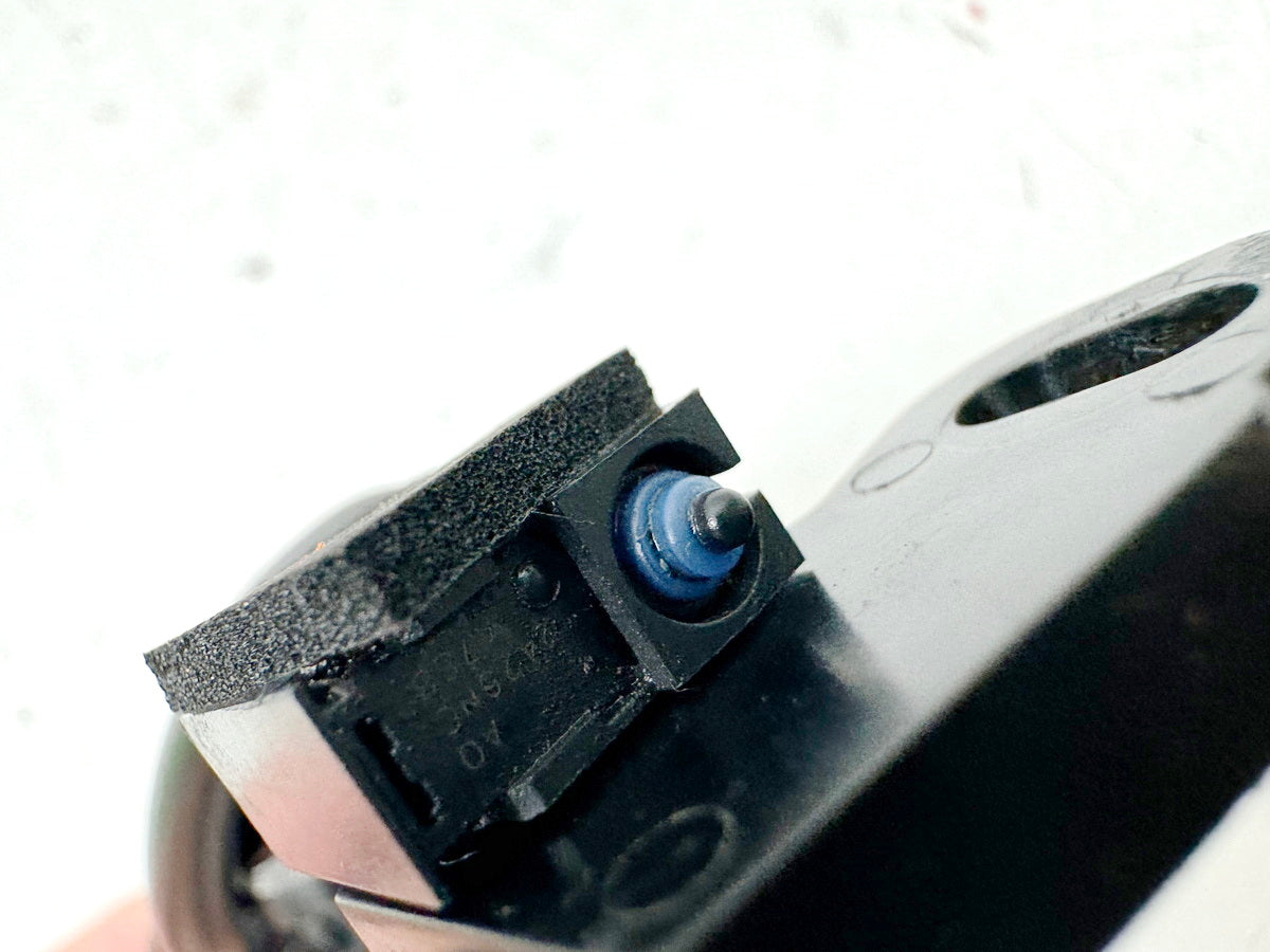 TRIUMPH SPEED TRIPLE 1050R ABS NN01 Interruptor de luz de freno trasero