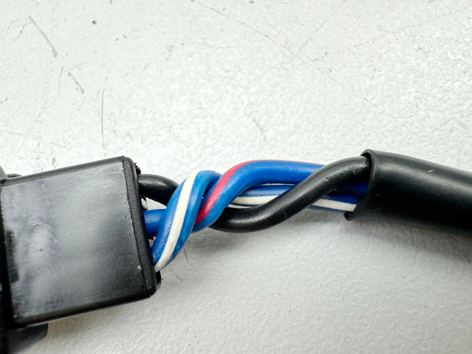 TRIUMPH SPEED TRIPLE 1050R ABS NN01 Kabel für Scheinwerfer Stecker Lampe